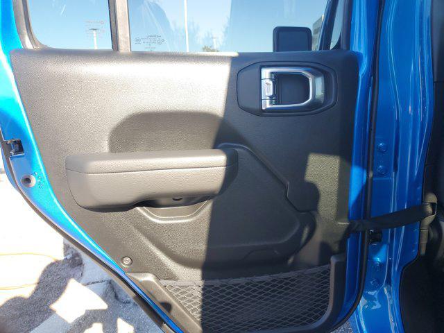 new 2026 Jeep Gladiator car, priced at $39,864