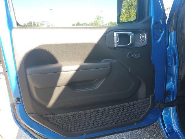 new 2026 Jeep Gladiator car, priced at $39,864