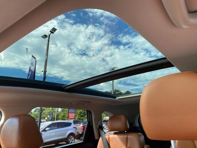 used 2022 Kia Sorento car, priced at $25,990