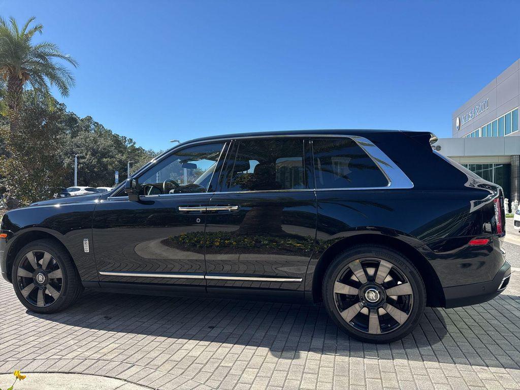 used 2022 Rolls-Royce Cullinan car, priced at $309,000