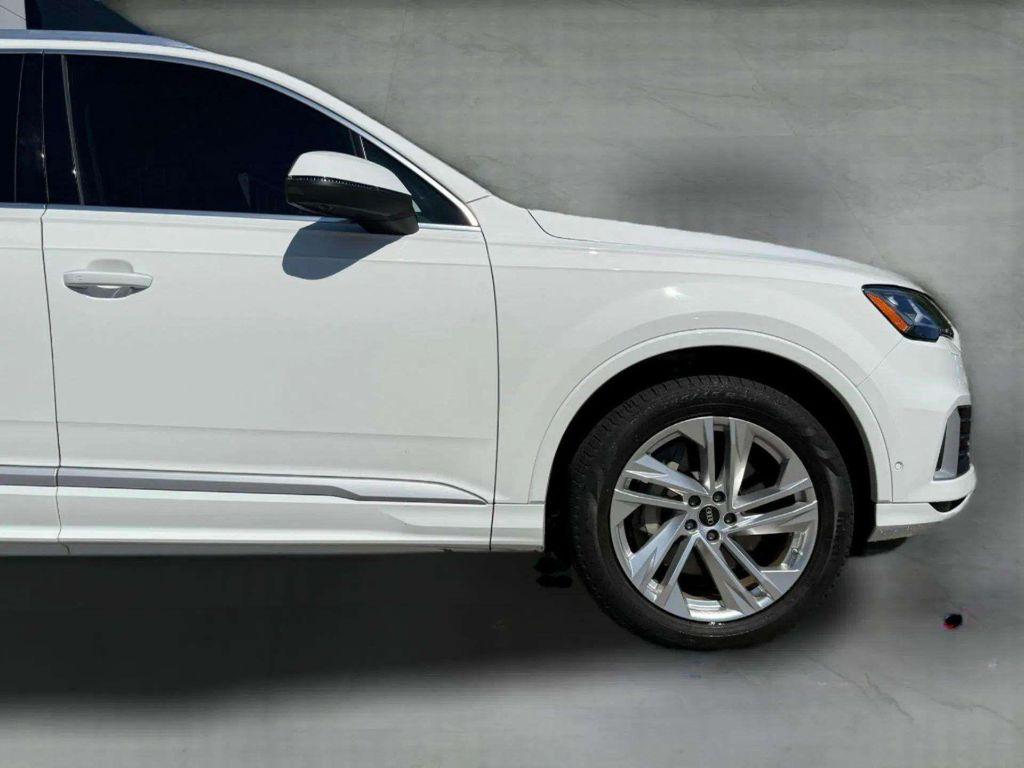 used 2023 Audi Q7 car, priced at $39,500