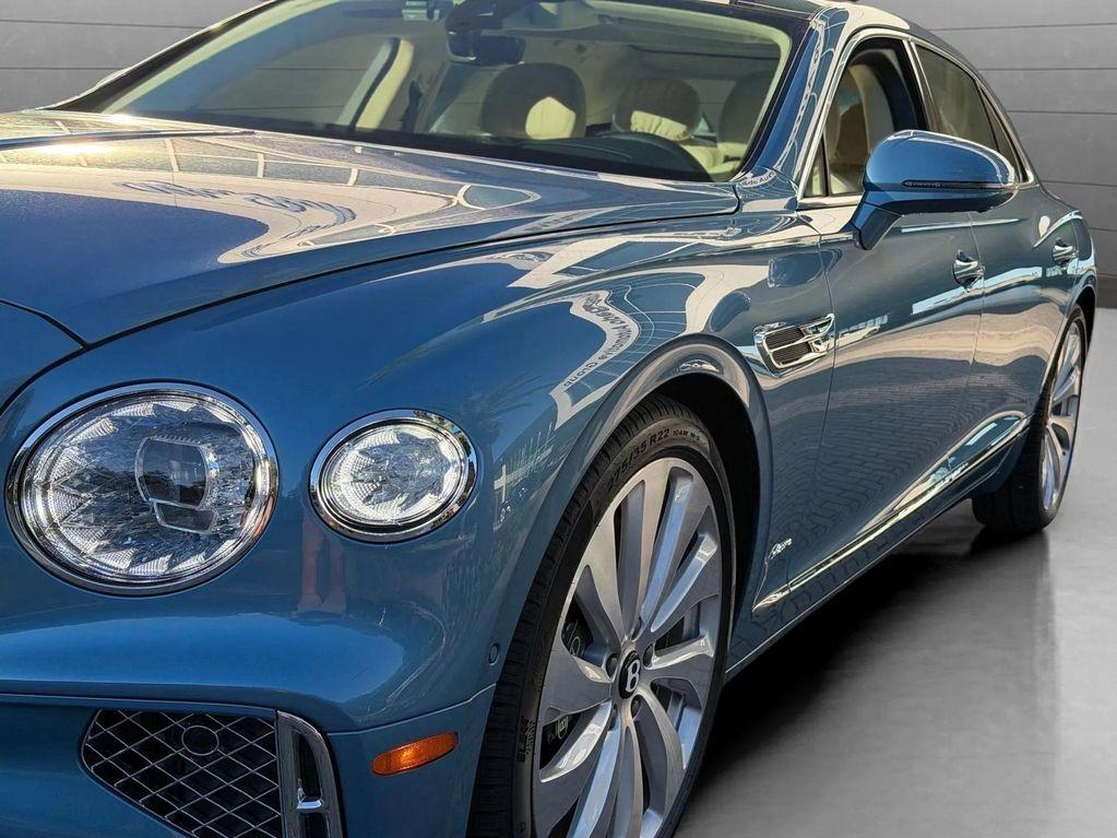 new 2026 Bentley Flying Spur car, priced at $352,580