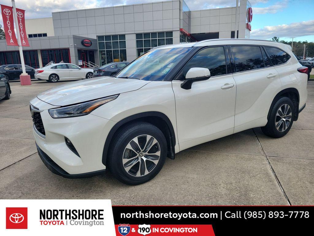 used 2021 Toyota Highlander car, priced at $28,280