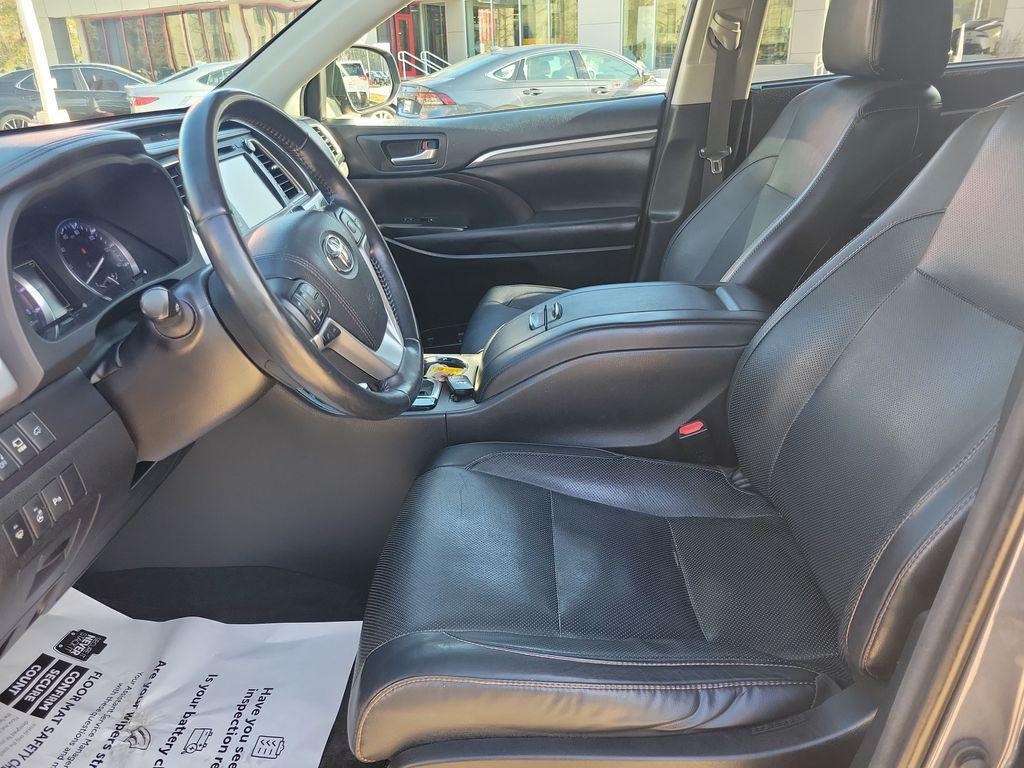 used 2018 Toyota Highlander car, priced at $21,247