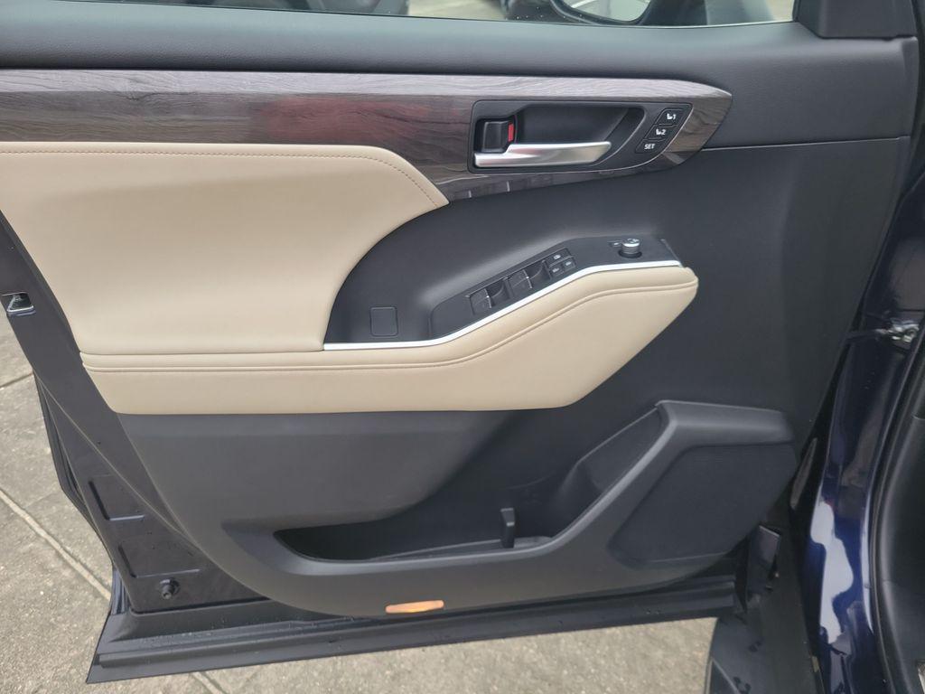 used 2023 Toyota Highlander car, priced at $40,623