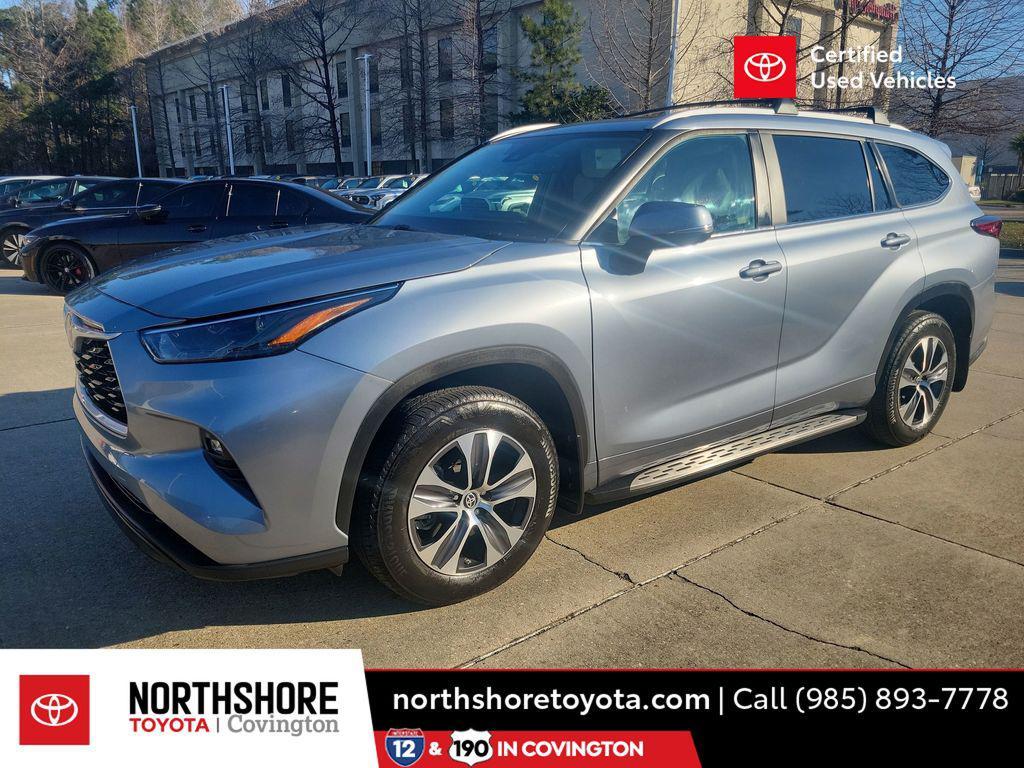 used 2023 Toyota Highlander car, priced at $38,637