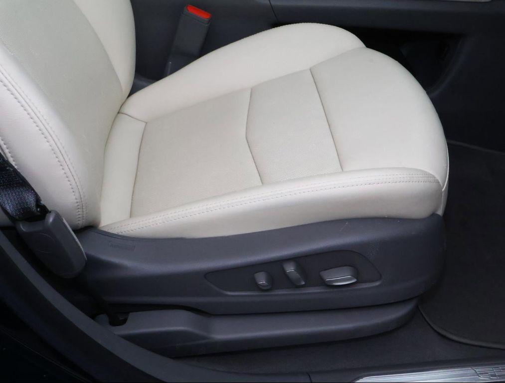 used 2025 Cadillac XT5 car, priced at $44,369