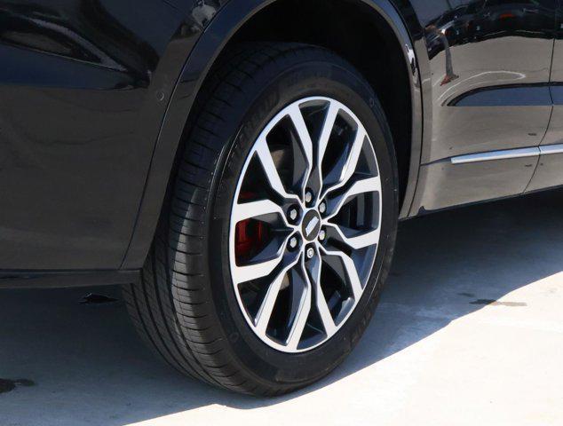 used 2024 Cadillac XT6 car, priced at $41,455