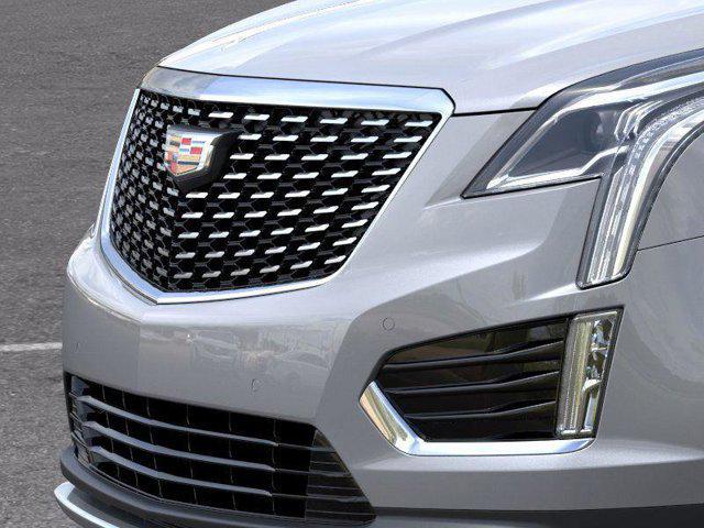 new 2025 Cadillac XT5 car, priced at $52,109