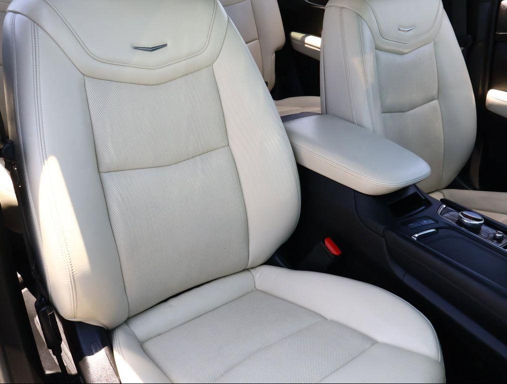 used 2021 Cadillac XT6 car, priced at $31,158