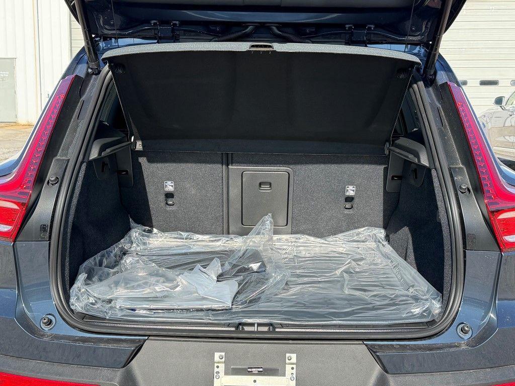 new 2026 Volvo XC40 car, priced at $54,175
