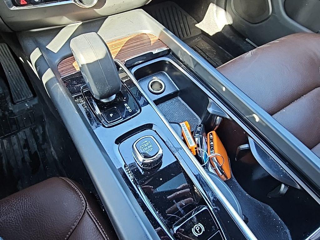 used 2023 Volvo XC60 car, priced at $32,899