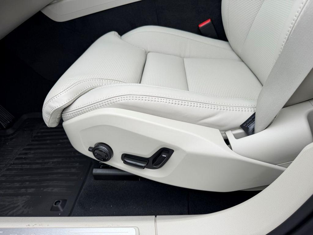 new 2026 Volvo XC60 car, priced at $62,835