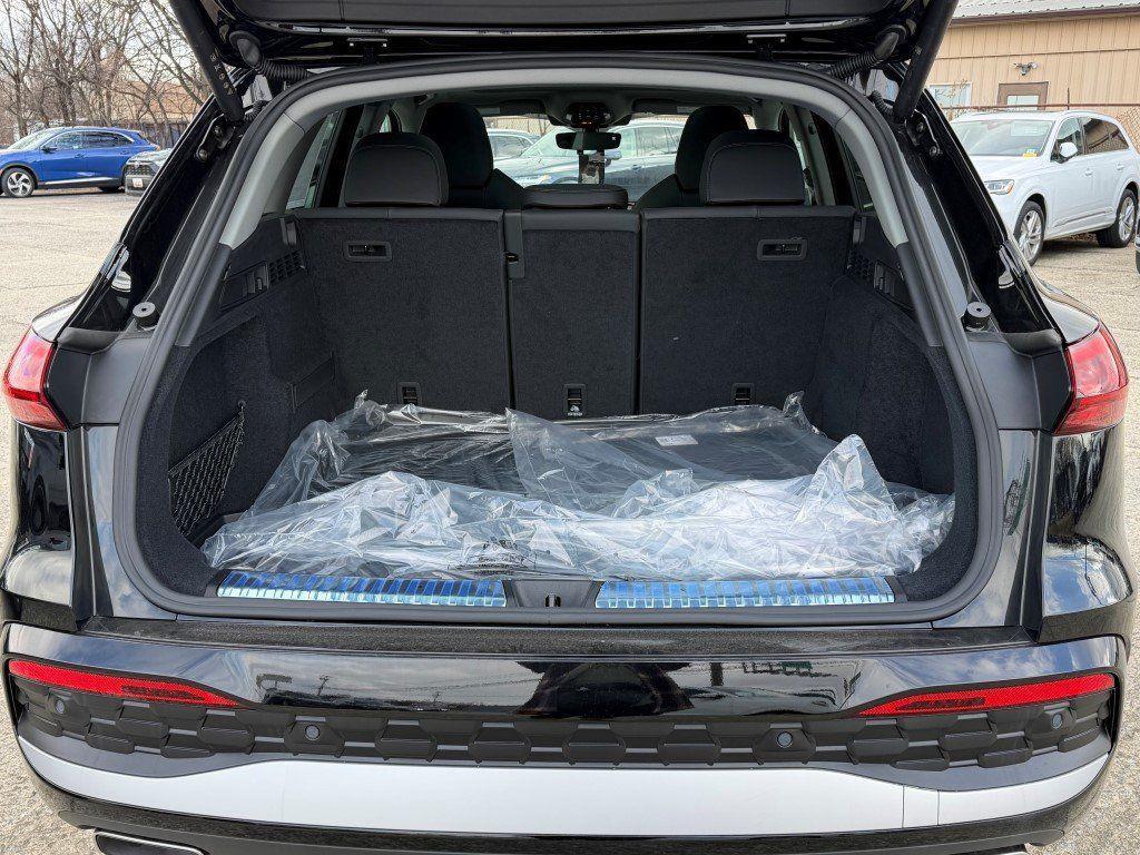 new 2025 Audi Q5 car, priced at $55,358