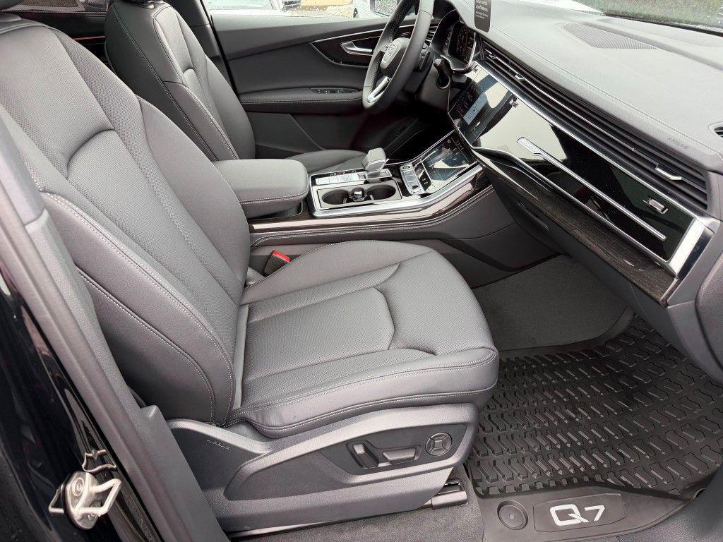 new 2026 Audi Q7 car, priced at $79,155