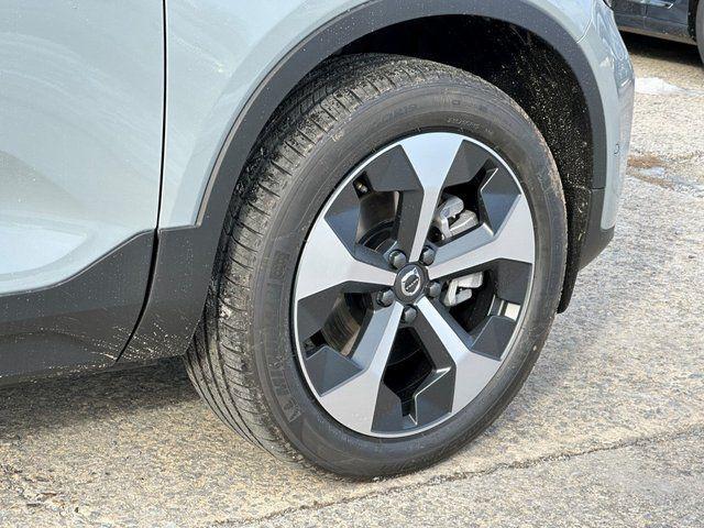 new 2025 Volvo XC40 car