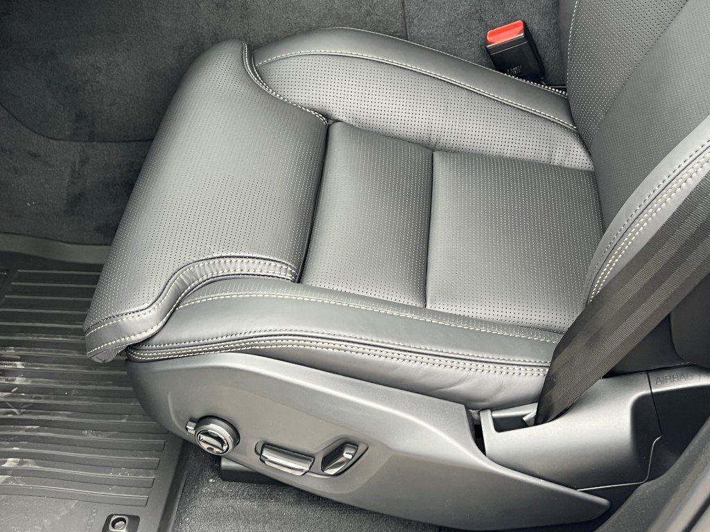 new 2026 Volvo XC60 car, priced at $64,375