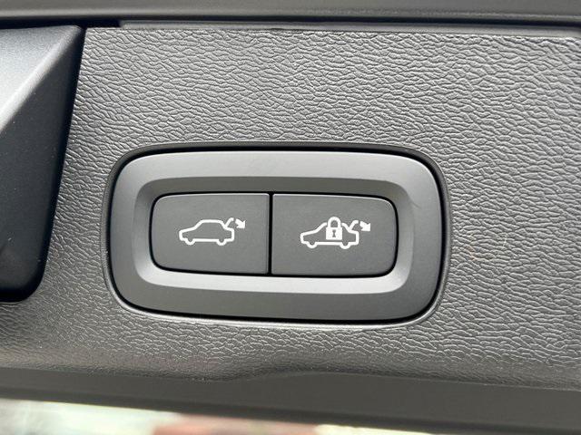 new 2026 Volvo XC60 car, priced at $64,375