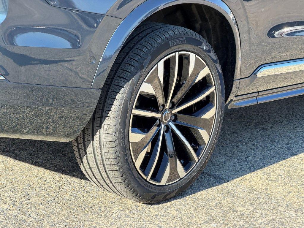 new 2026 Volvo XC90 car, priced at $75,695