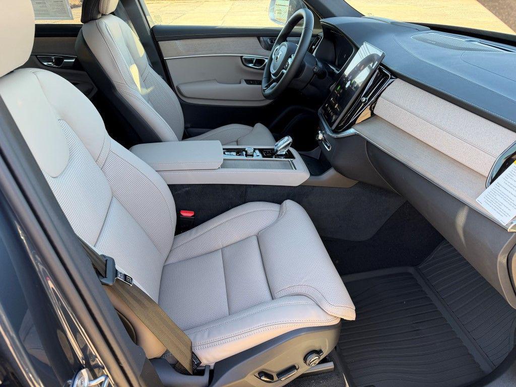 new 2026 Volvo XC90 car, priced at $75,695