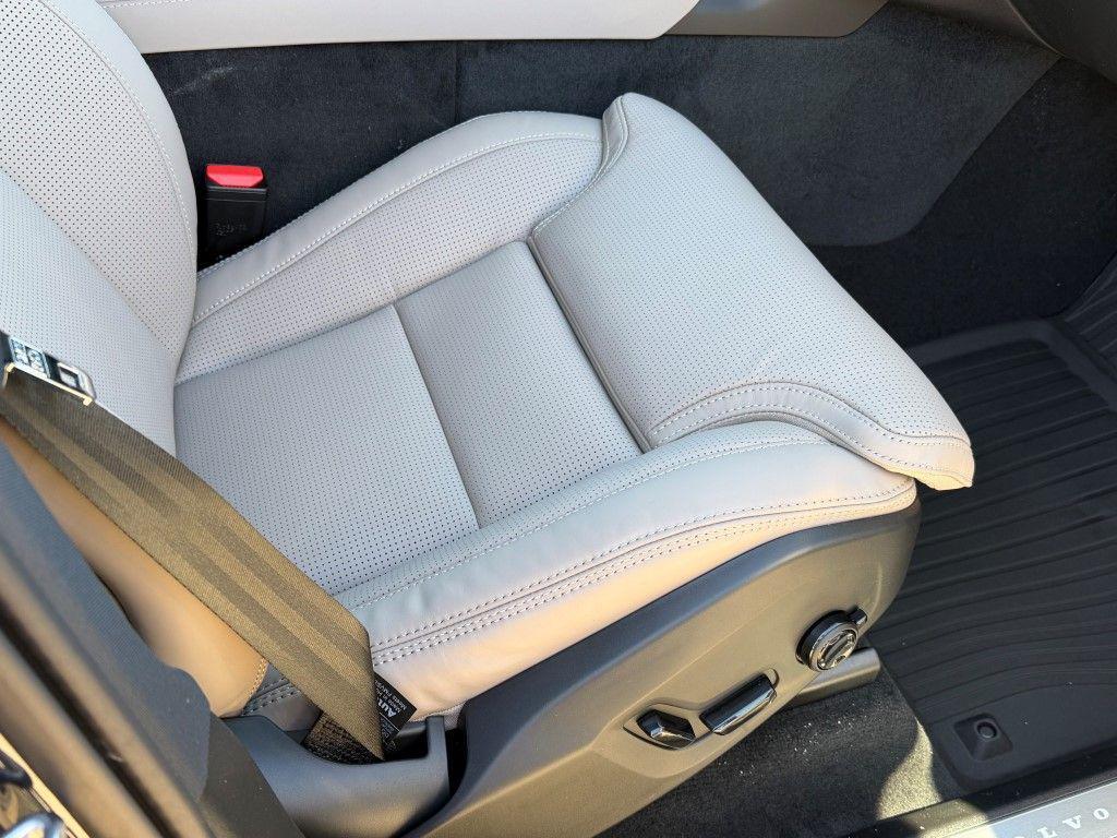 new 2026 Volvo XC90 car, priced at $75,695