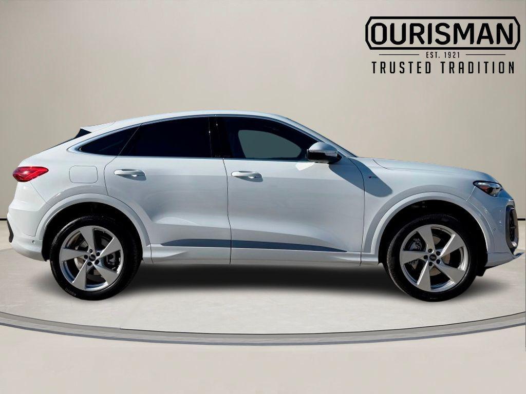 new 2025 Audi Q5 car, priced at $61,965