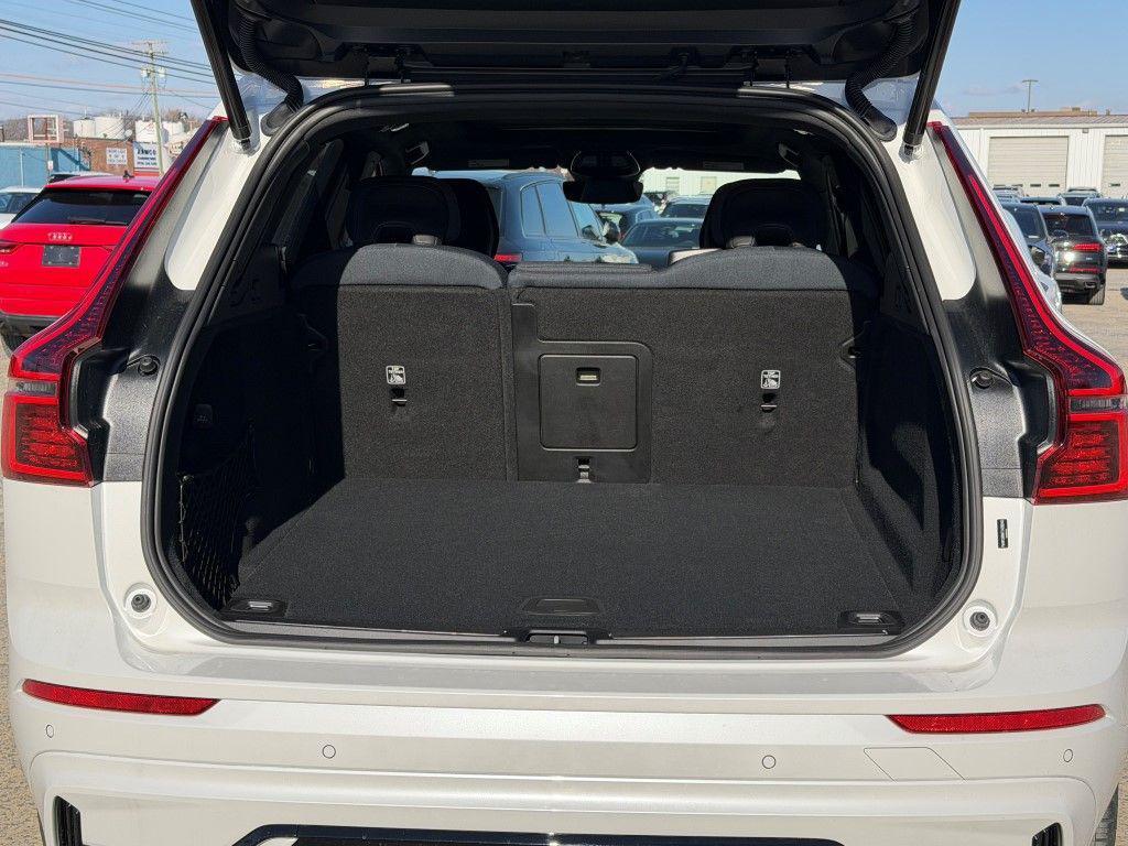 new 2026 Volvo XC60 car, priced at $61,045