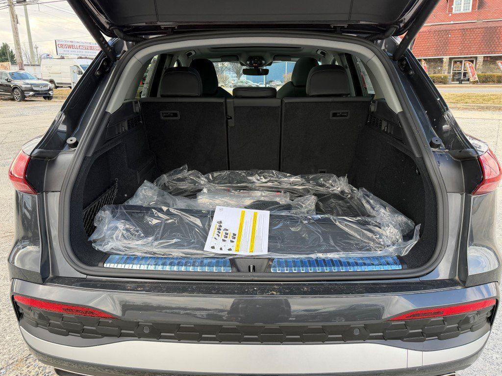 new 2025 Audi Q5 car, priced at $55,661