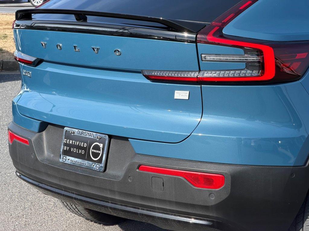 used 2023 Volvo C40 Recharge Pure Electric car, priced at $23,333