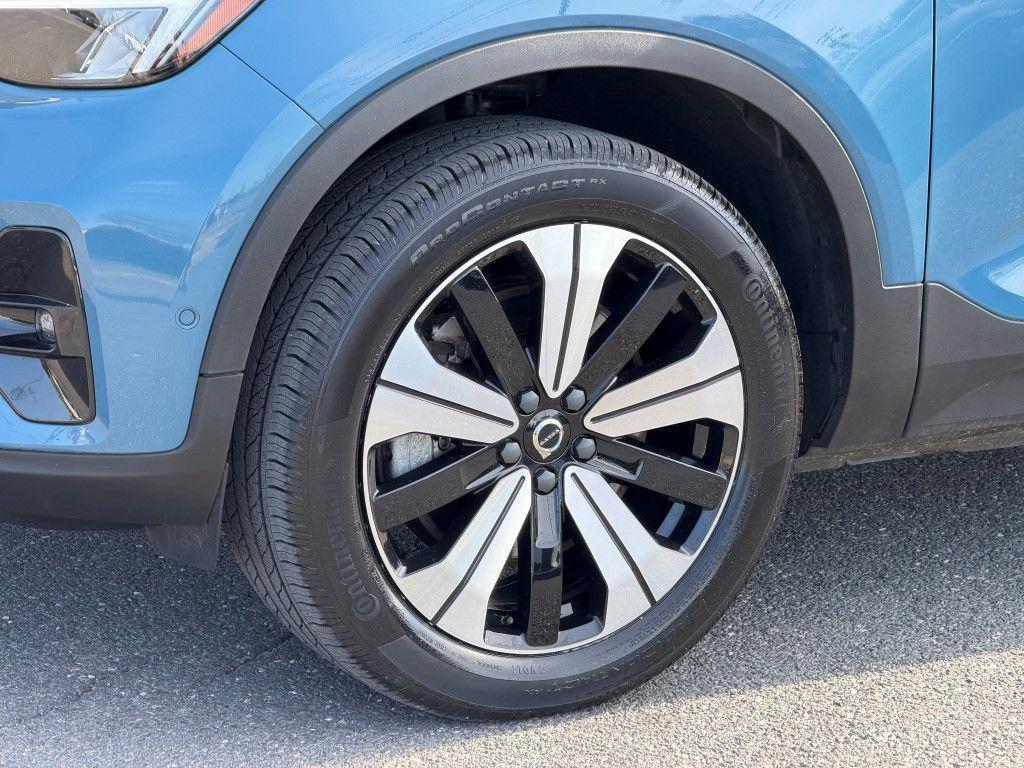 used 2023 Volvo C40 Recharge Pure Electric car, priced at $23,333