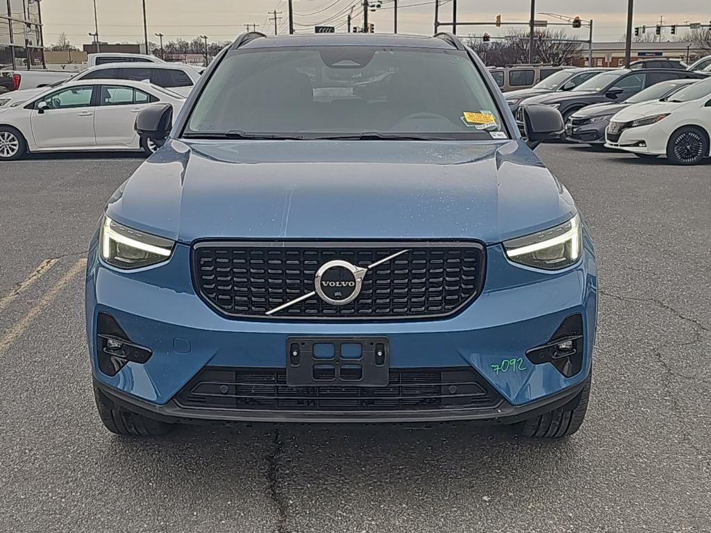 used 2023 Volvo XC40 car, priced at $31,625