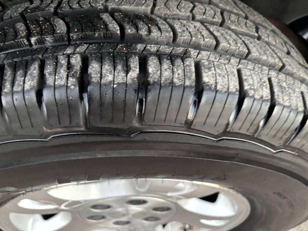 used 2006 Chevrolet Avalanche car, priced at $8,975