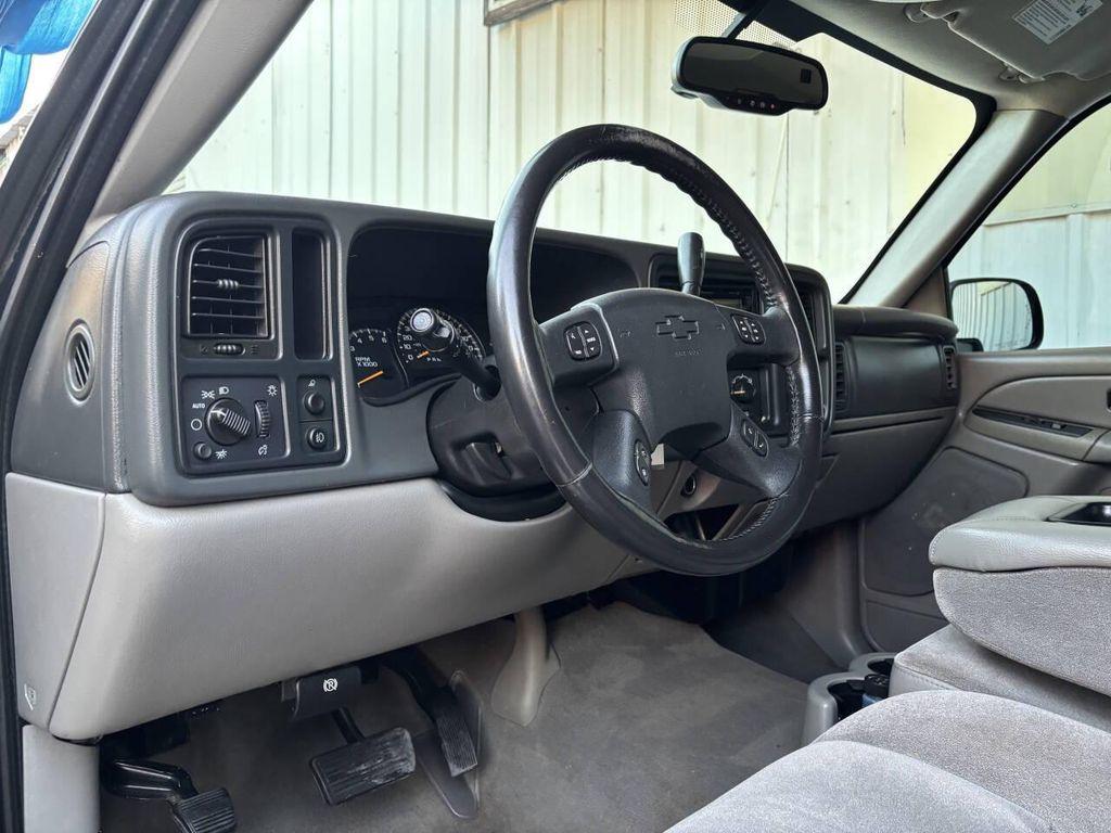 used 2006 Chevrolet Avalanche car, priced at $8,975