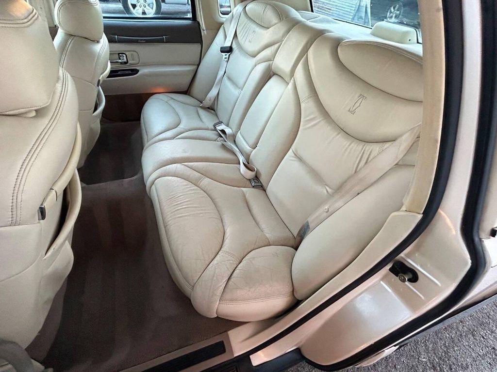 used 1997 Lincoln Town Car car, priced at $4,998