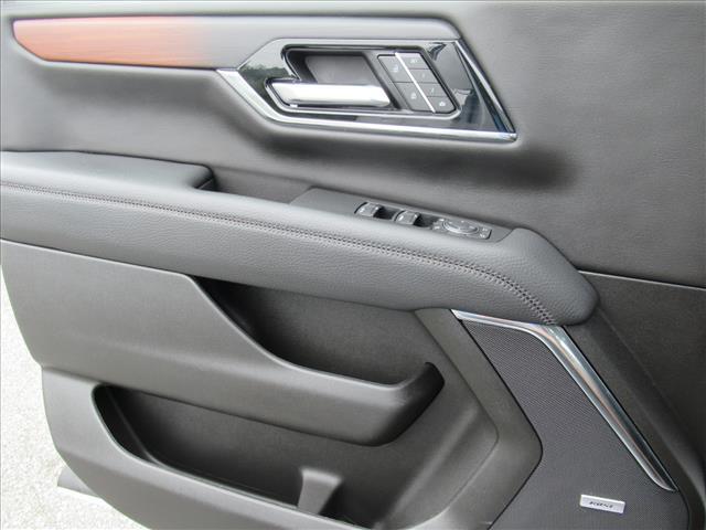 used 2025 GMC Yukon XL car, priced at $75,077