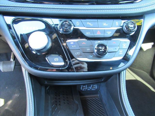 used 2025 Chrysler Pacifica car, priced at $37,080