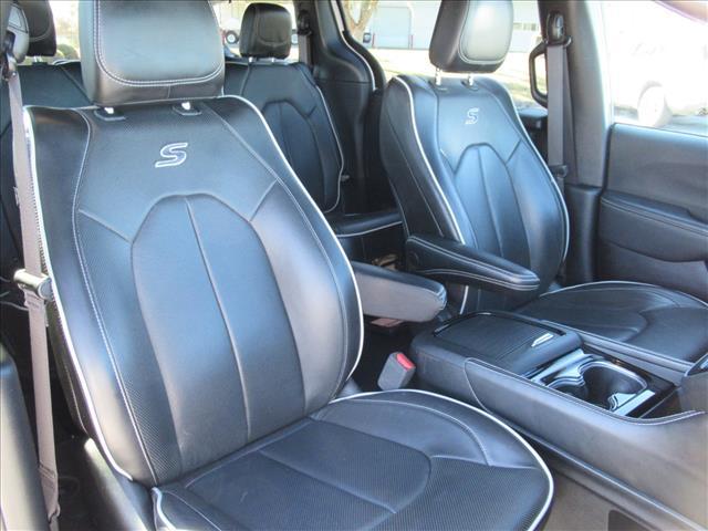used 2025 Chrysler Pacifica car, priced at $37,080