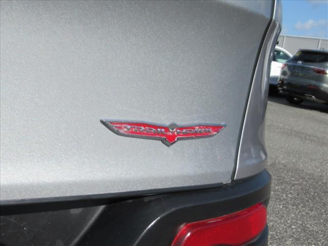 used 2015 Jeep Cherokee car, priced at $10,488