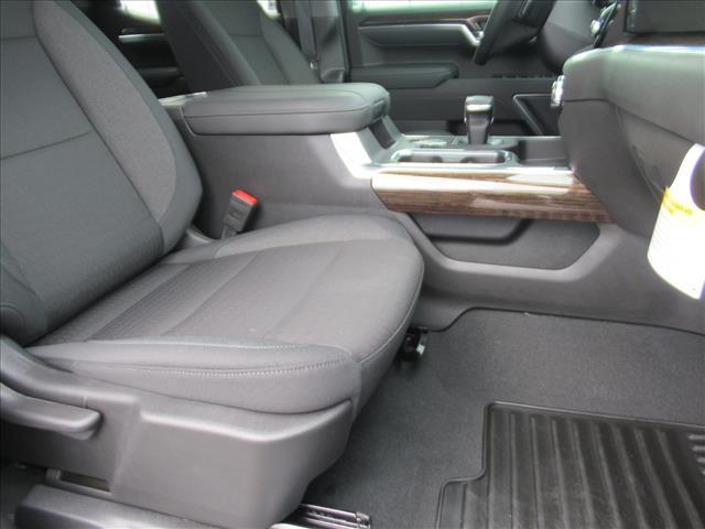 new 2025 GMC Sierra 1500 car, priced at $55,640