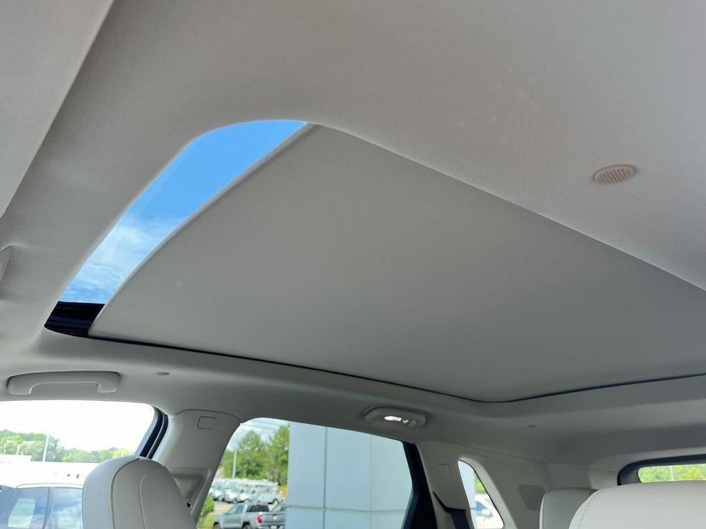 new 2025 Cadillac XT5 car, priced at $55,365