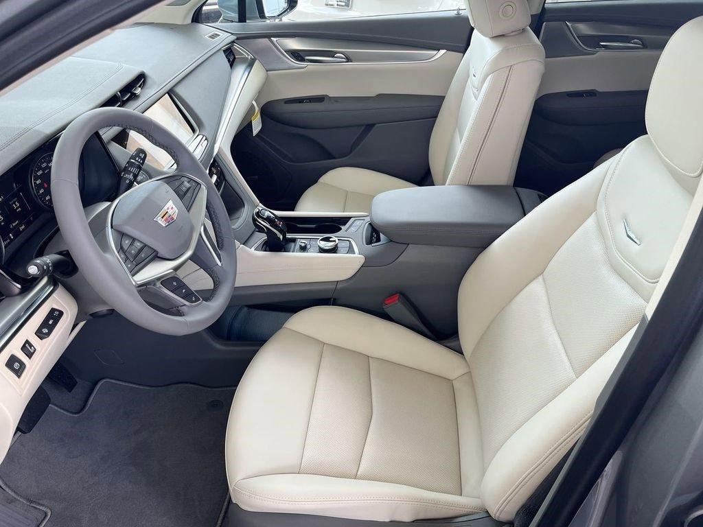new 2025 Cadillac XT5 car, priced at $55,365