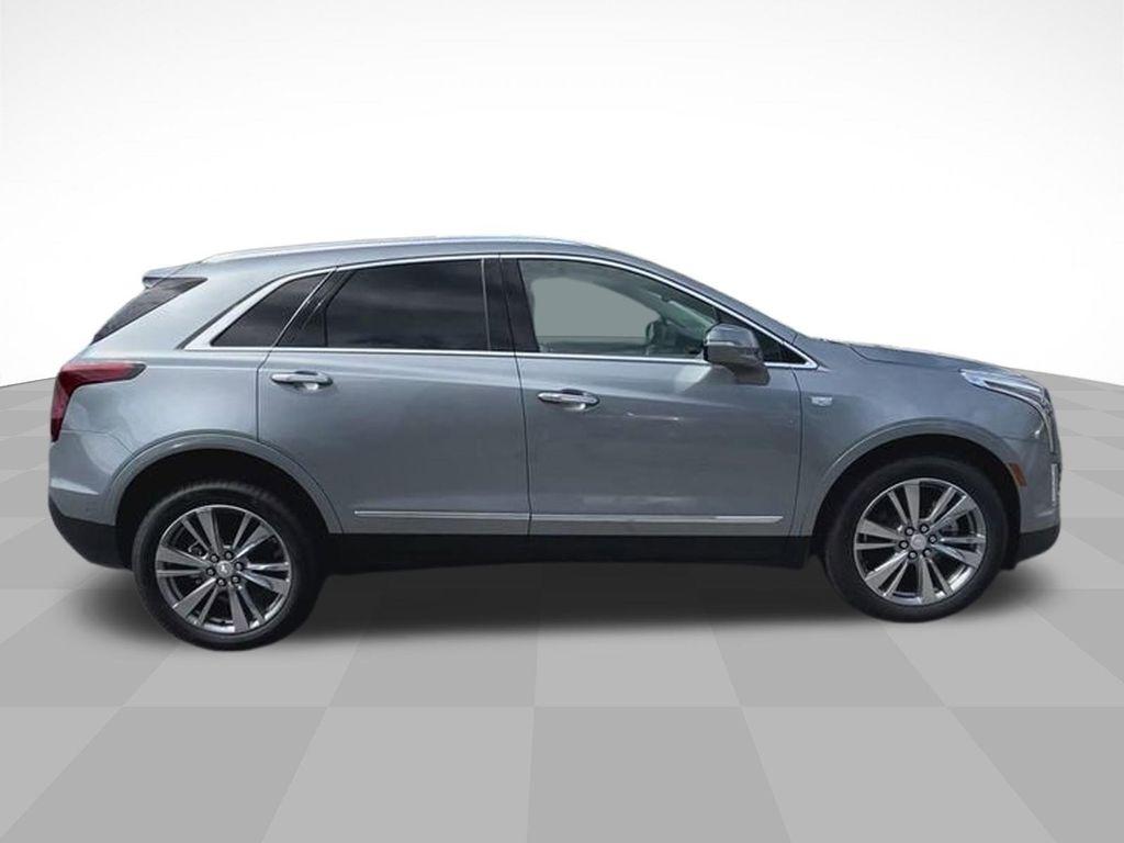 new 2025 Cadillac XT5 car, priced at $55,365