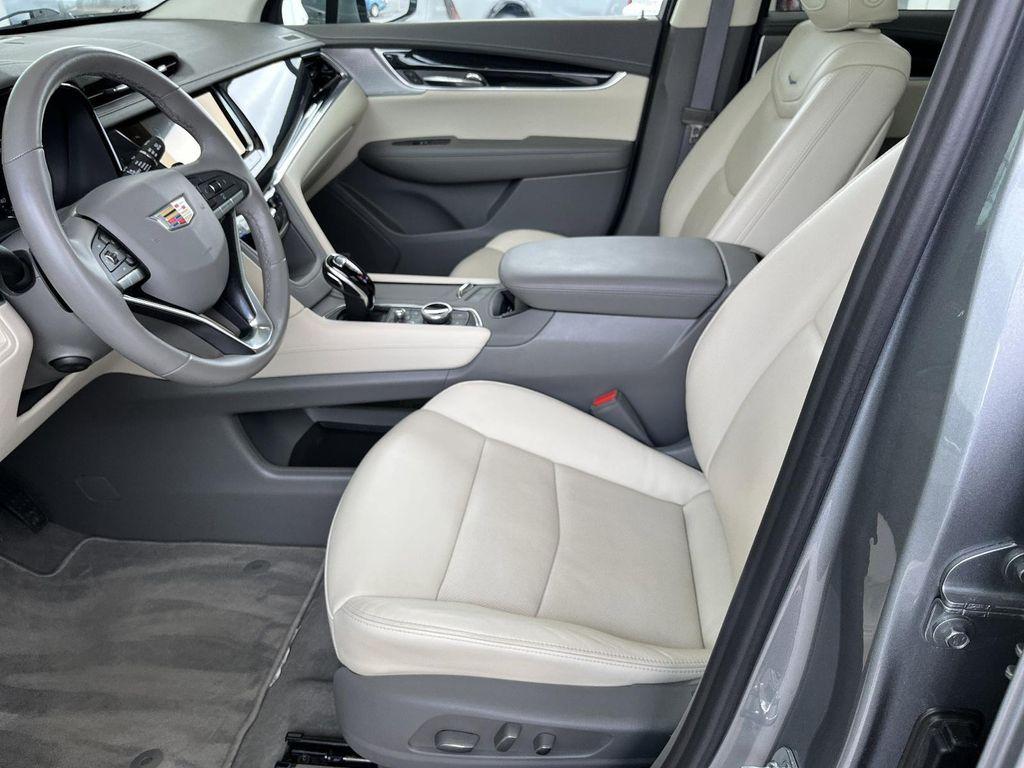 used 2025 Cadillac XT6 car, priced at $51,990