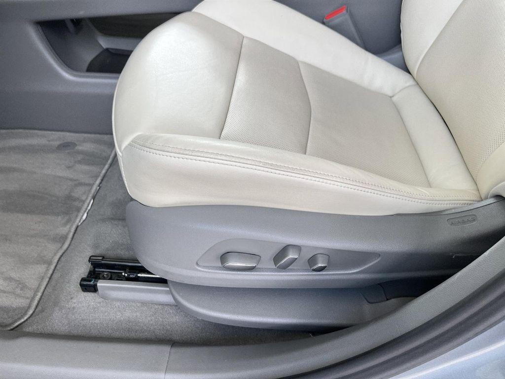 used 2025 Cadillac XT6 car, priced at $51,990