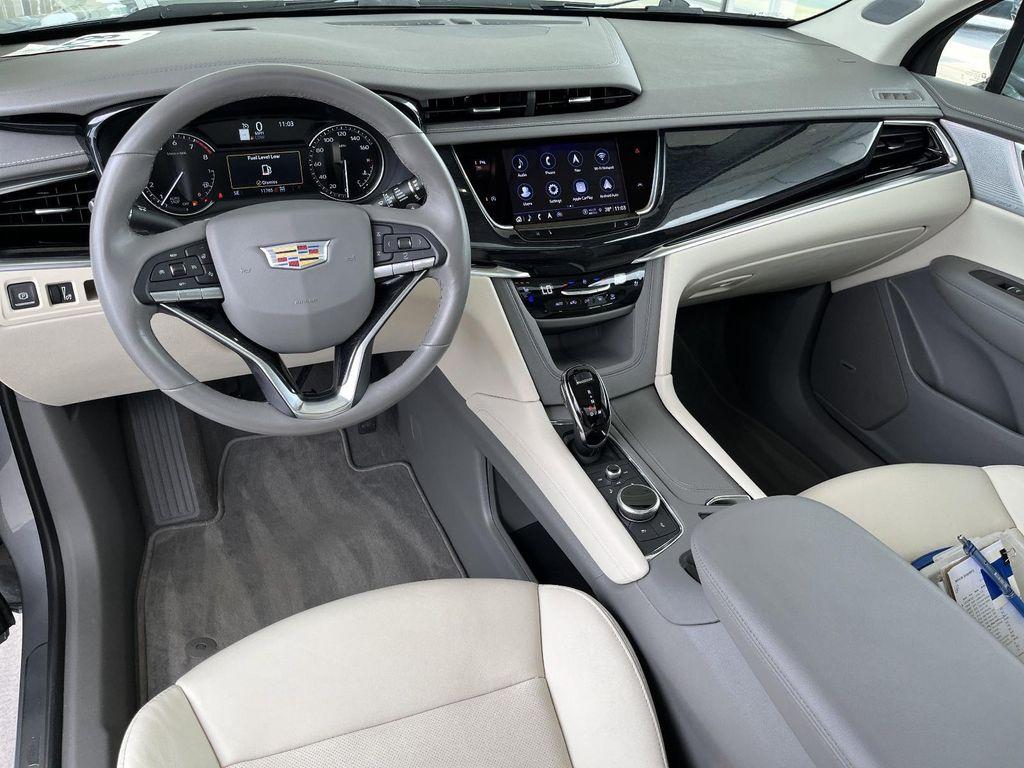 used 2025 Cadillac XT6 car, priced at $51,990