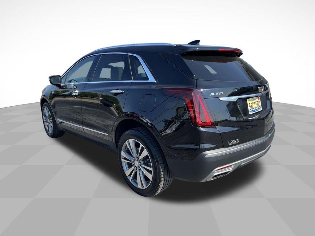 used 2022 Cadillac XT5 car, priced at $32,900