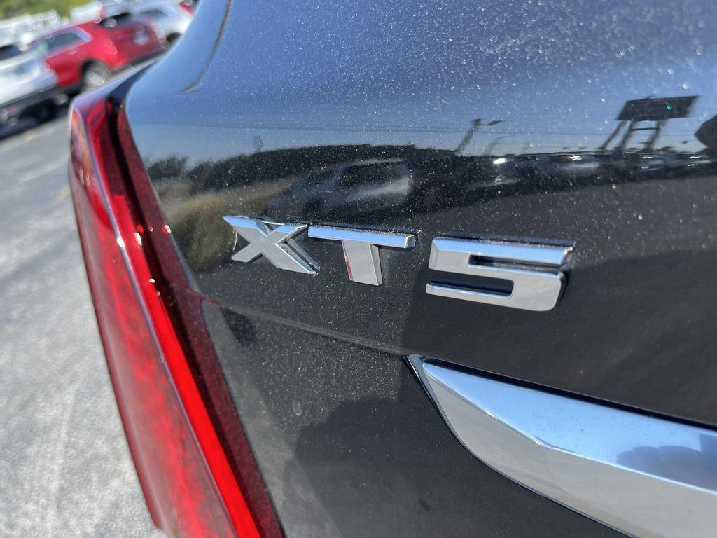 used 2022 Cadillac XT5 car, priced at $32,900