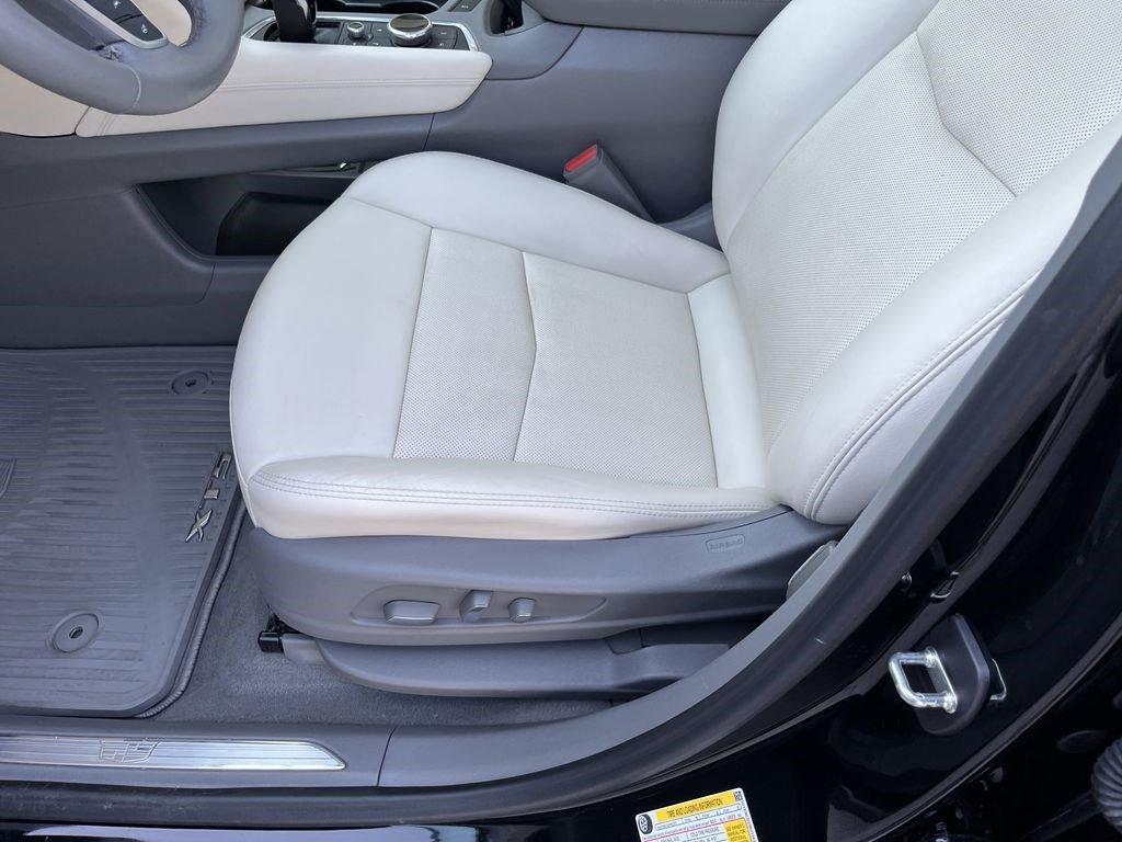 used 2022 Cadillac XT5 car, priced at $32,900