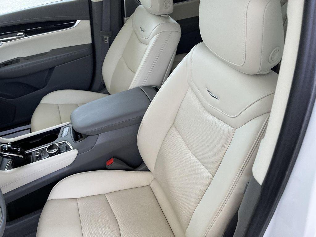 used 2024 Cadillac XT6 car, priced at $51,990