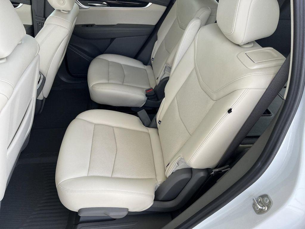 used 2024 Cadillac XT6 car, priced at $51,990